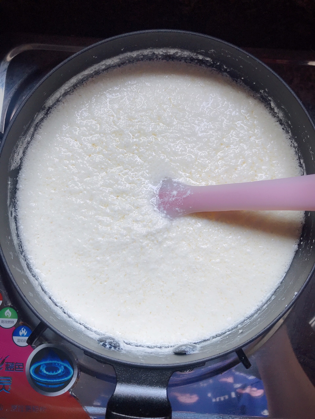 奶油打发的方法和技巧,奶油打发教程要加黄油吗