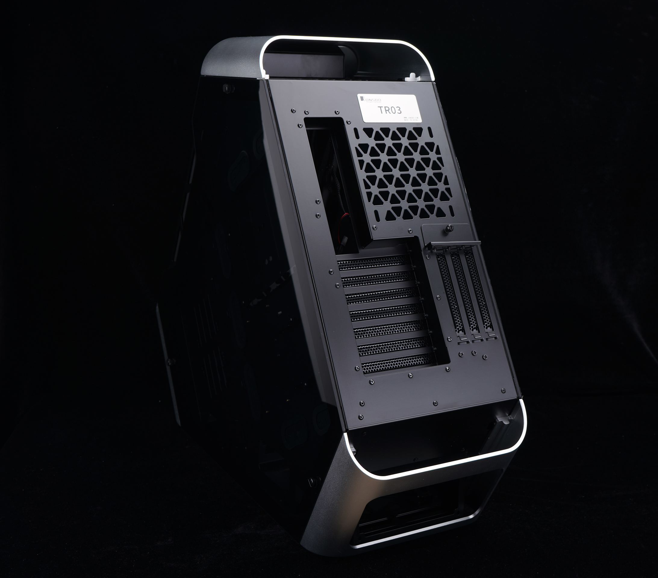 外星人游戏主机值得买吗 (有主机的外星人游戏本)