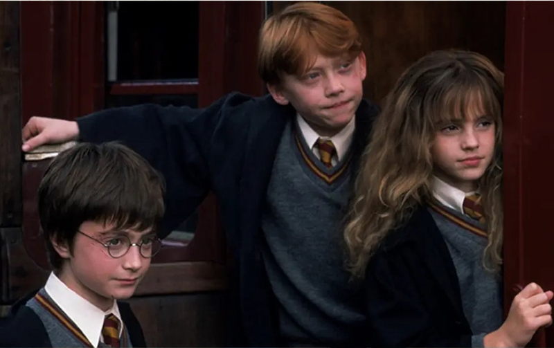 哈利波特三个主角的现状,哈利波特的男主现在怎么样了