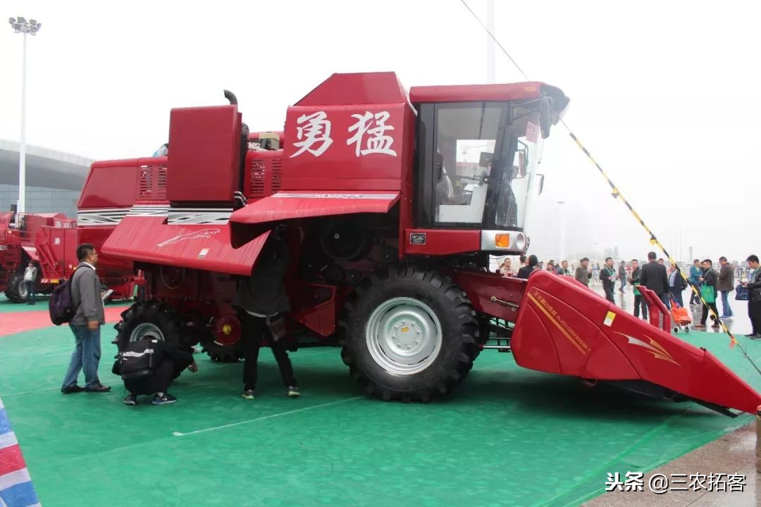 雷沃谷神rg50和久保田688哪个好,雷沃谷神ge70久保田