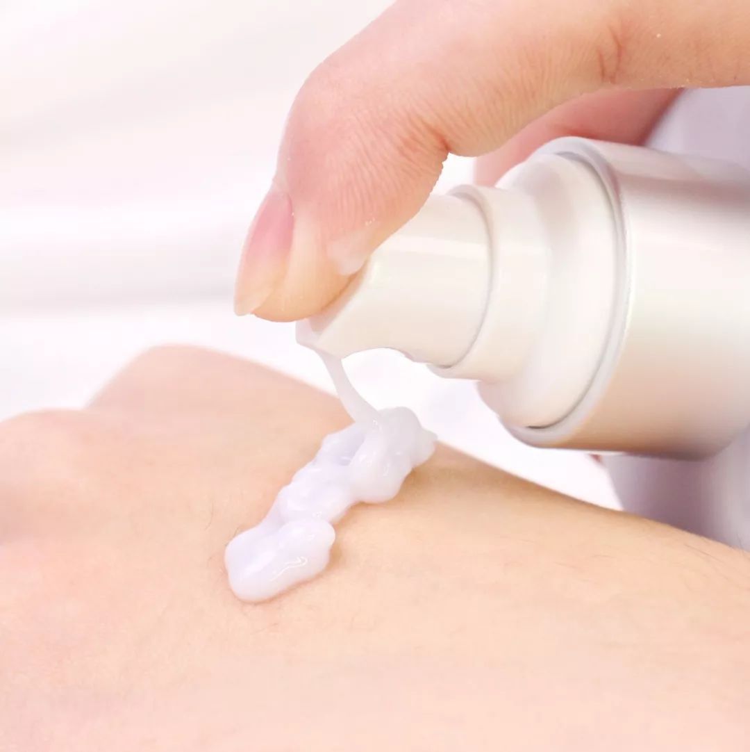 德妃紫苏水乳和黛珂水乳哪个更好,黛珂紫苏水牛油果乳液与德妃水乳