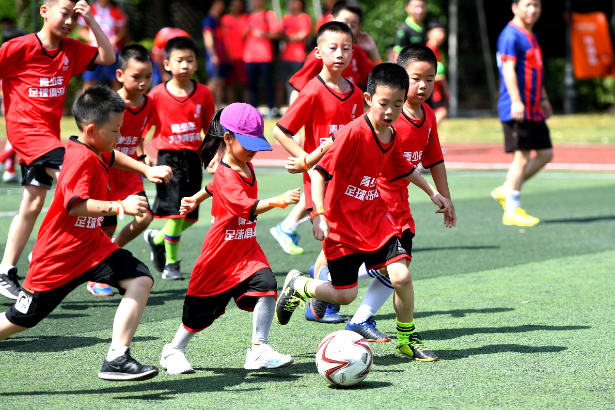 全市足球联赛燃战火,燃爆全球的赛事即将开赛