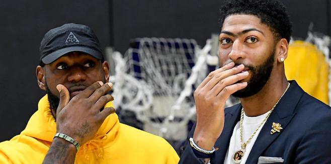 三大悍将复出湖人冲击西部前六,三旬老汉带领湖人登顶