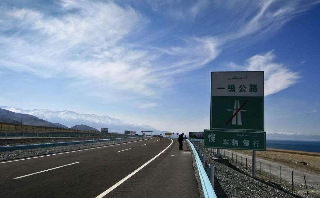 油表灯亮实测油箱还有多少升油,实测油表灯亮了还能开多少公里