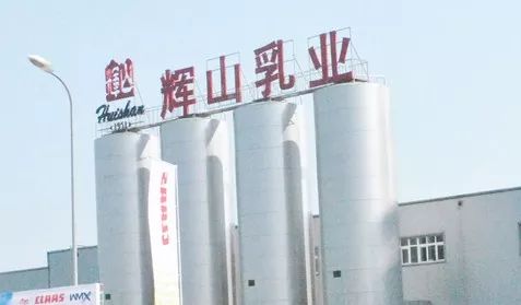 瑞幸遭做空，下场一定很惨？看看安踏这些“前辈”吧