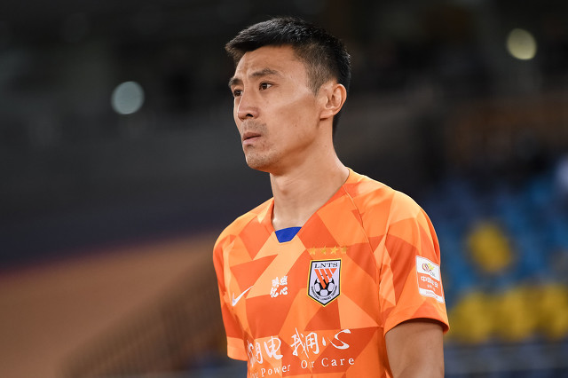 蒿俊闵十年,山东鲁能蒿俊闵退役