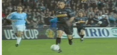 各足球球星招牌动作,足球球星们的招牌技能