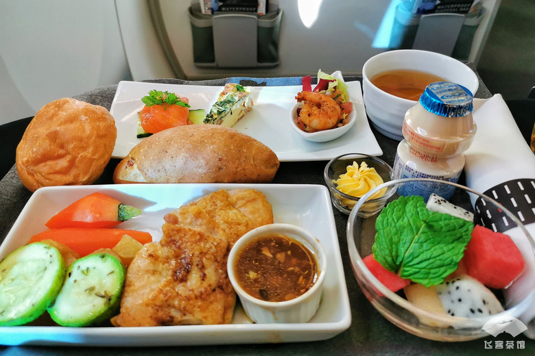 日本航空飞机餐怎么样 (日本东亚国内航空商务舱餐食)