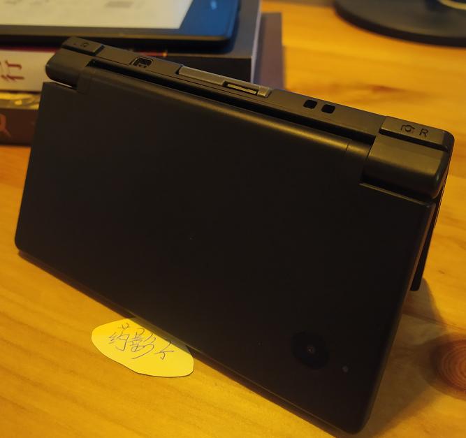 影子杂说：逗猫遛狗之际，还记得曾经藏在兜里的电子宠物吗？