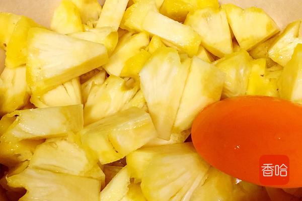 吃菠萝不要盐,做菠萝馅菠萝要泡盐水吗