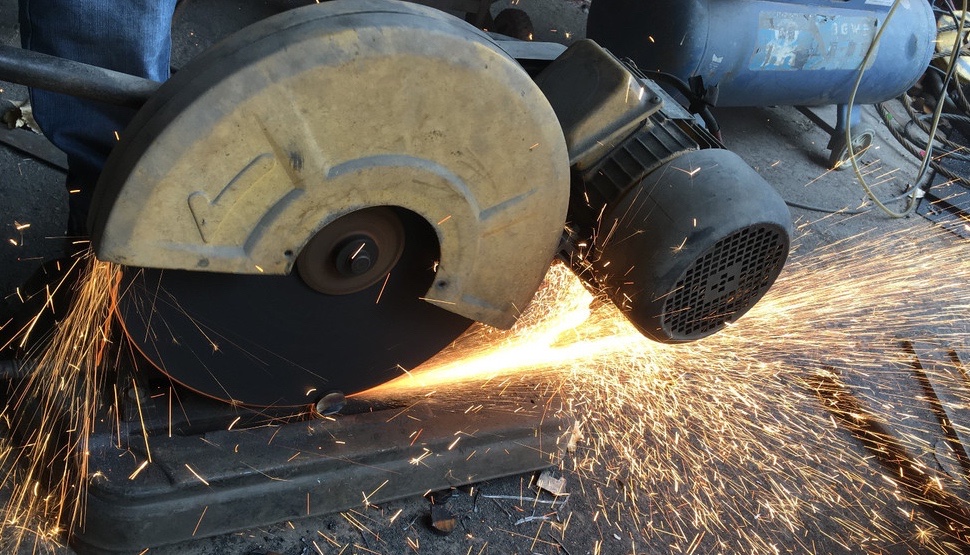 车子坏了会有什么提示,汽车出故障了要放什么提醒路人