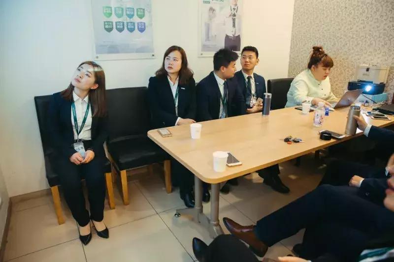 链家工作美女,链家女中介