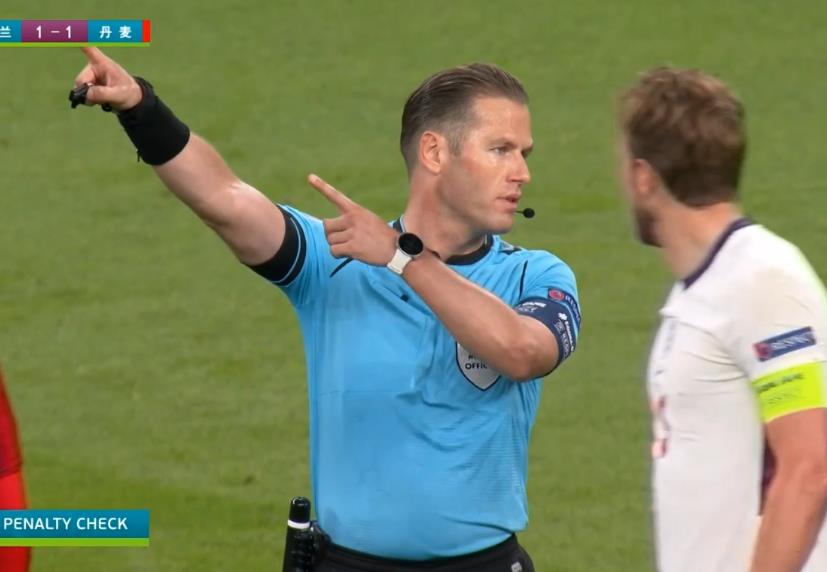 欧洲杯英格兰踢飞点球,欧洲杯巨大争议判罚