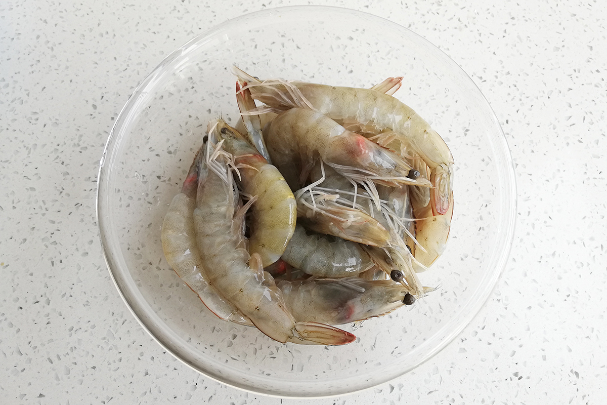 红亮润泽油焖大虾怎么样,油焖大虾这样做色泽红亮太好吃了