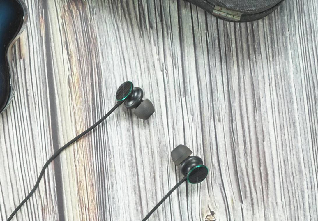 hires金标认证耳机,o-fresh耳机和小米圈铁耳机对比