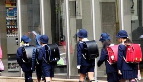 日本书包在中国卖多少钱,日本人小学生书包
