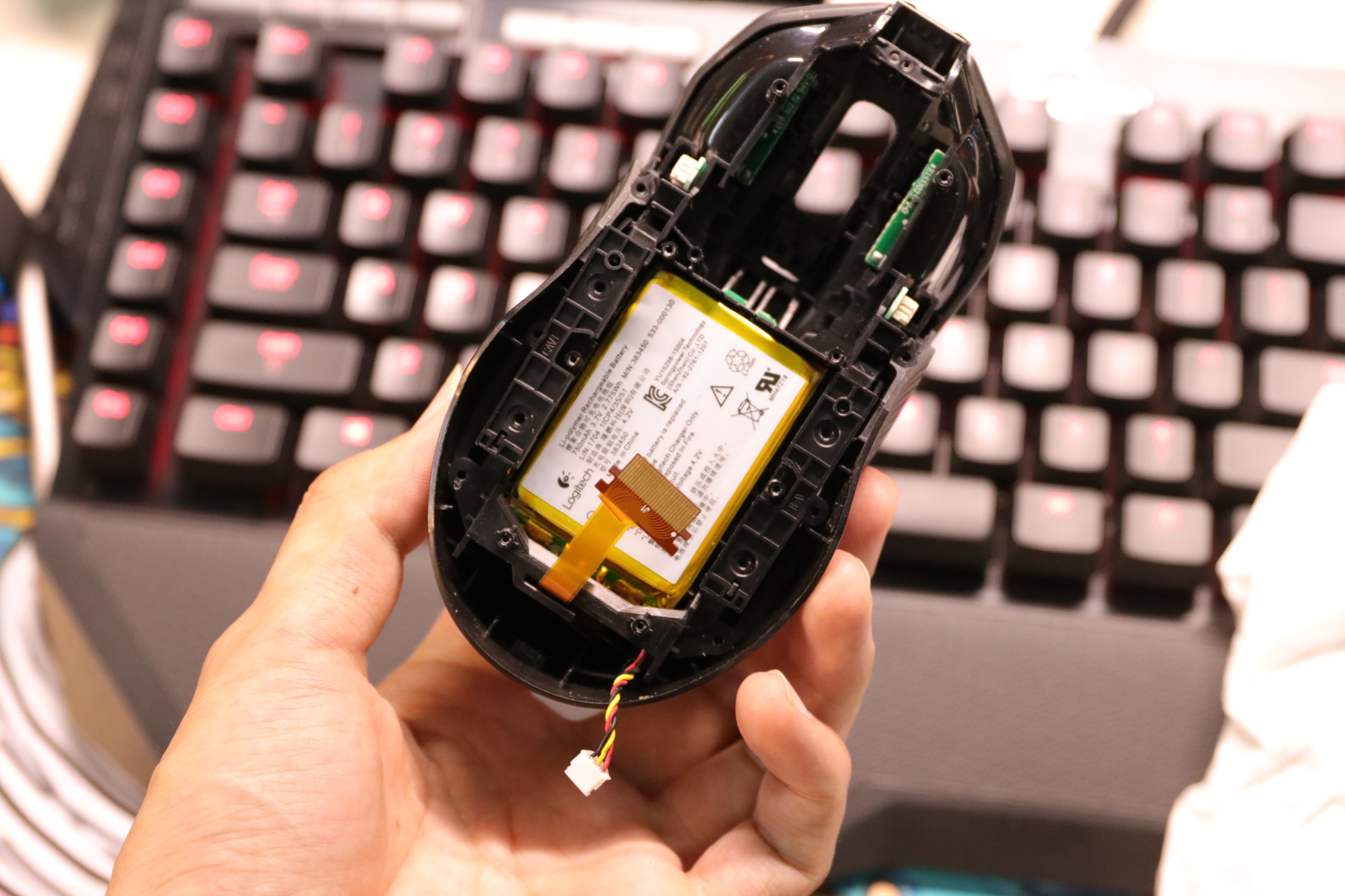 罗技无线游戏鼠标g304和g903,罗技g903鼠标拆卸教程