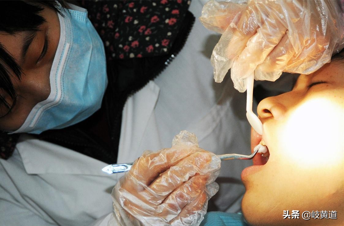 口腔溃疡是缺锌还是缺维生素b,口腔溃疡缺维生素b2还是b12