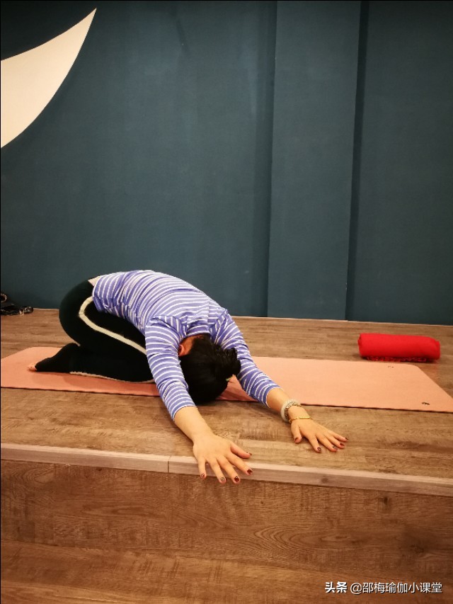 瑜伽串联体式表演完整版20分钟,哈他瑜伽体式串联60分钟编排初学