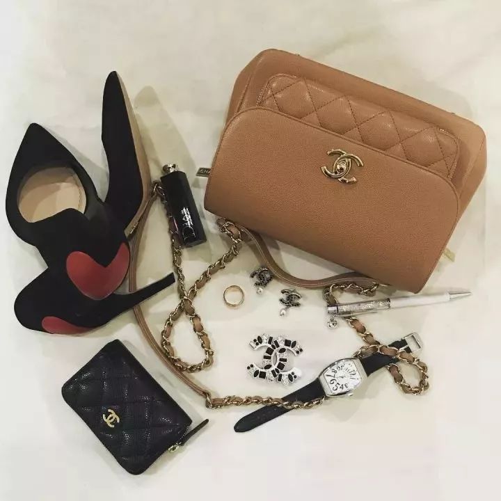 lv和chanelysl (ysl niki与lv邮差包哪个值得入手)