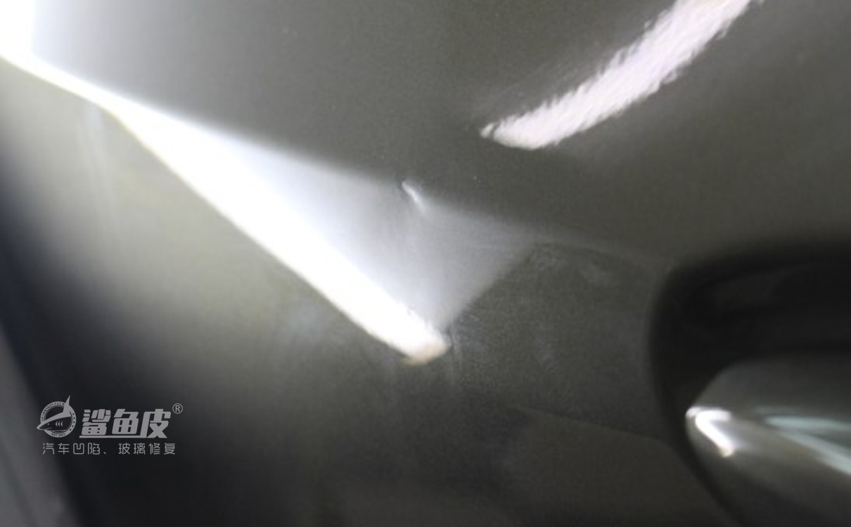 成都雷克萨斯车门凹痕修复,雷克萨斯车门凹陷维修方法