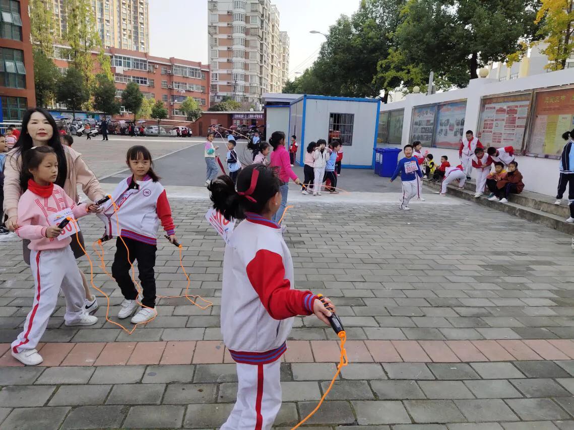 六安三里岗小学十四届运动会,六安城北小学2018运动会