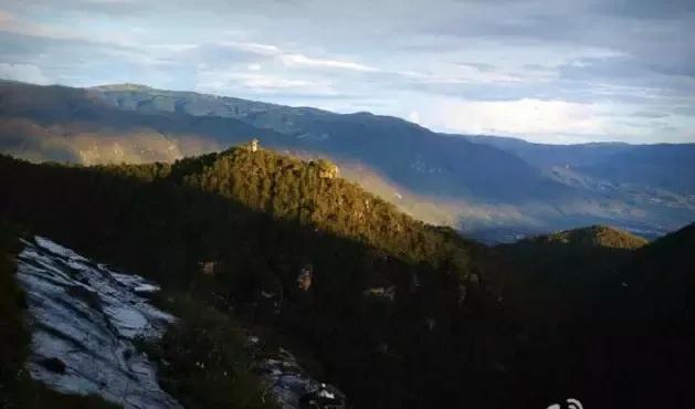 2015年9月9我上了剑川石宝山金顶寺