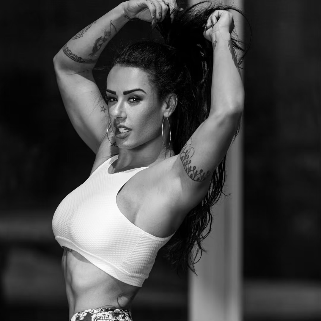 巴西最强壮女健身模特,a4腰身材展示