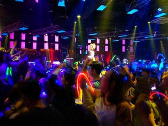 jk制服换汉服,jk制服和汉服哪个更受欢迎