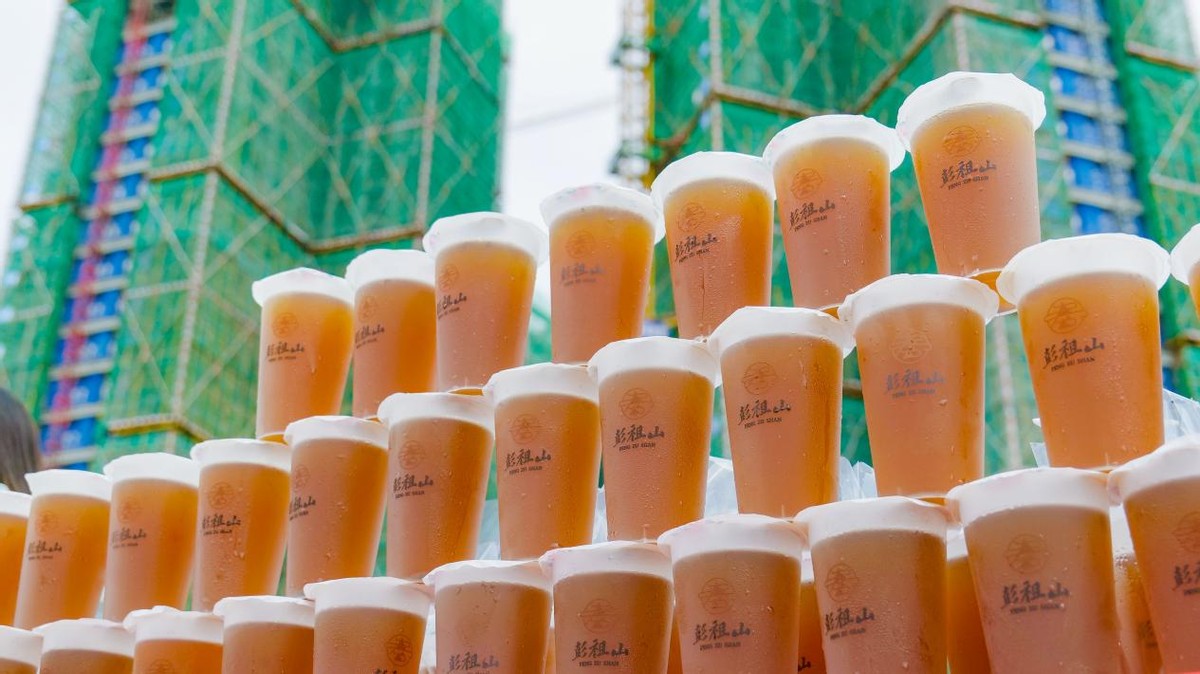 彭祖山公益行丨为城市建设者送去一份关爱