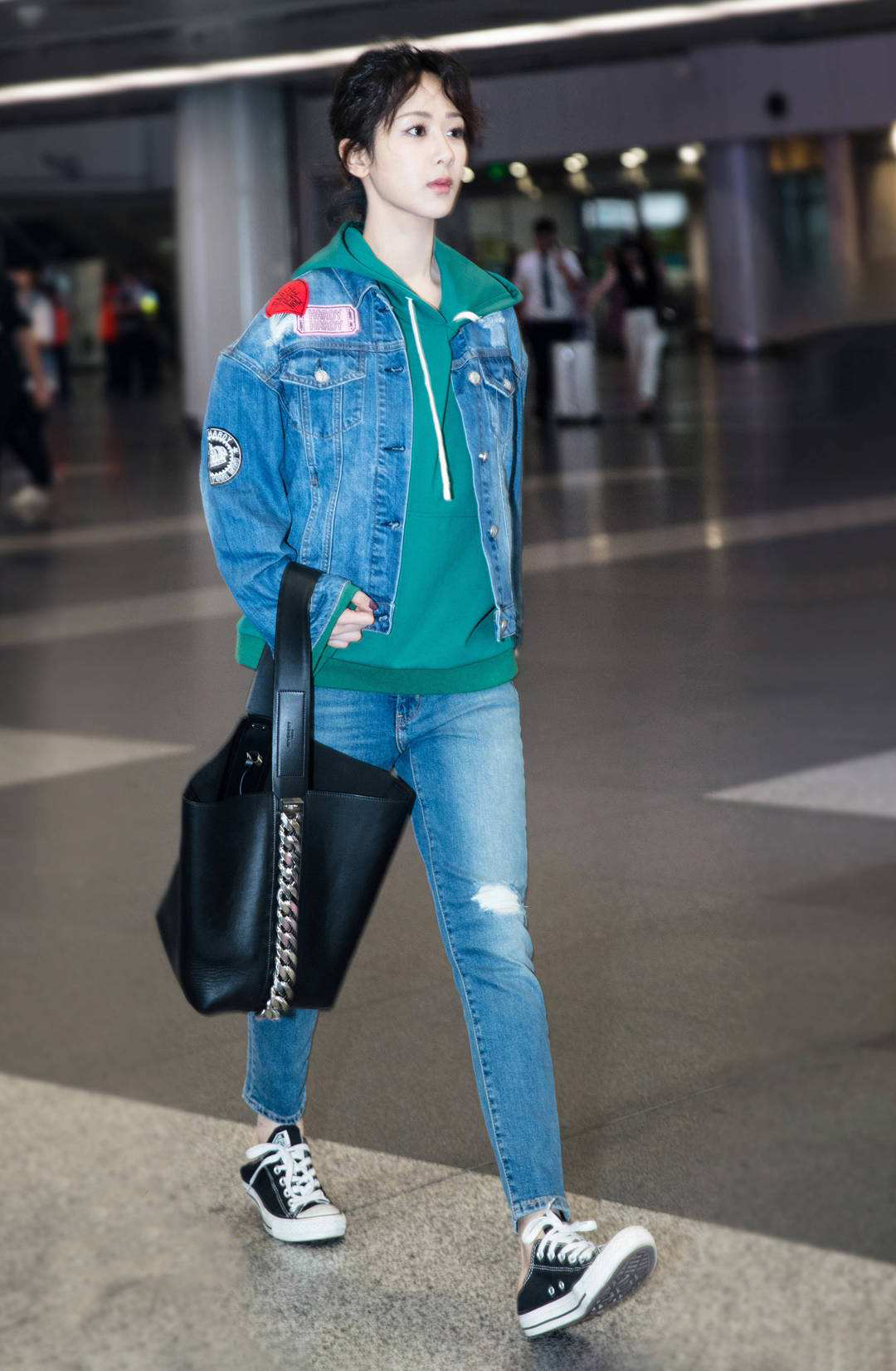 杨紫穿婚纱所有的照片,杨紫穿白婚纱的照片超美