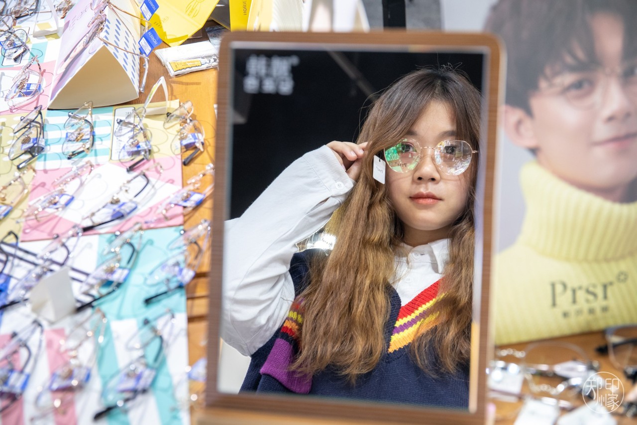 omg新眼镜,omg眼镜推荐