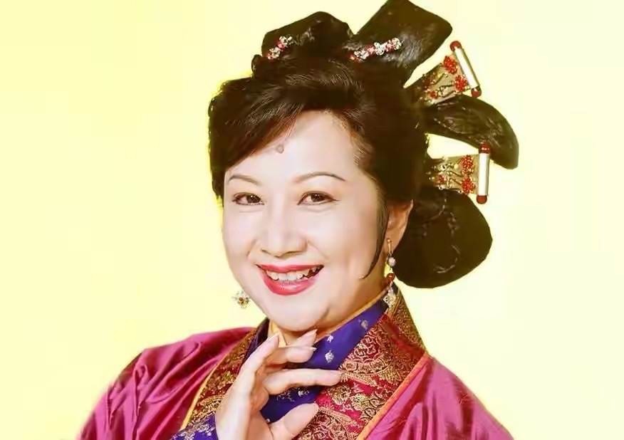 薛家燕戴眼镜,薛家燕身体状况