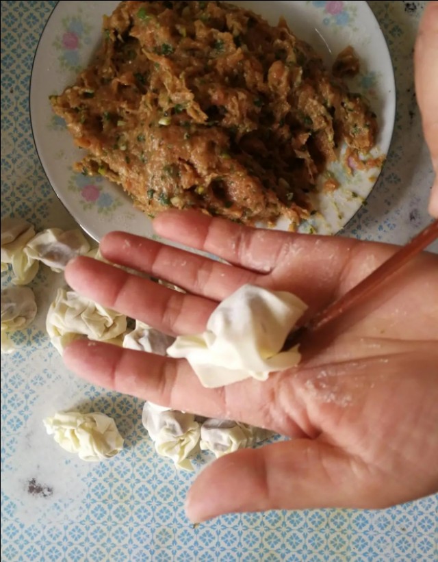 小馄饨肉馅怎么弄嫩点,小馄饨肉馅如何去腥