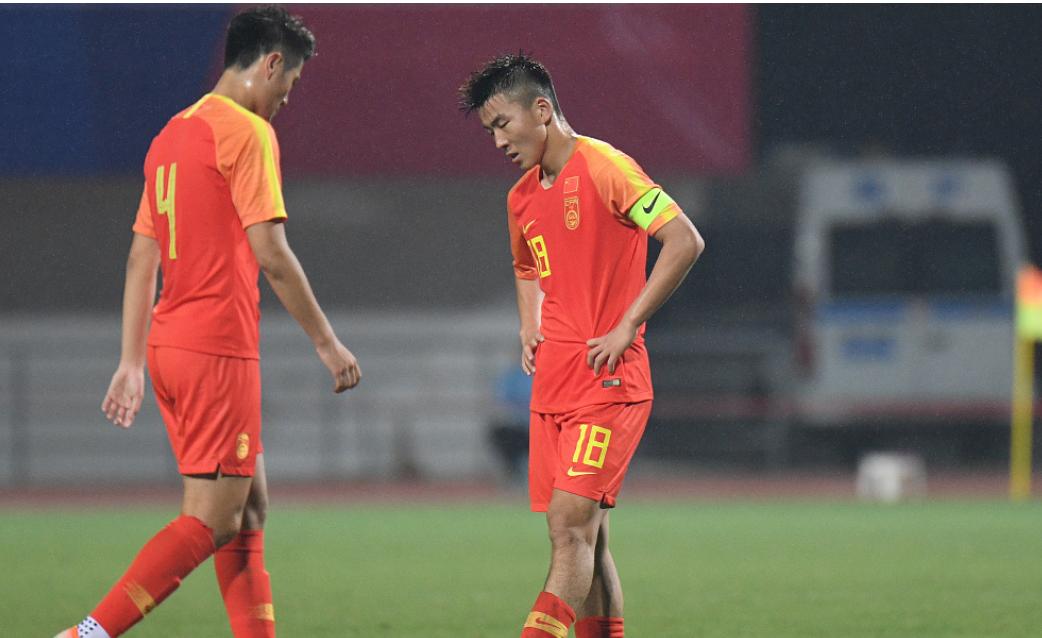 中国足球沉沦20年挥之不去的困境,盘点中国足球令人啼笑皆非的失误