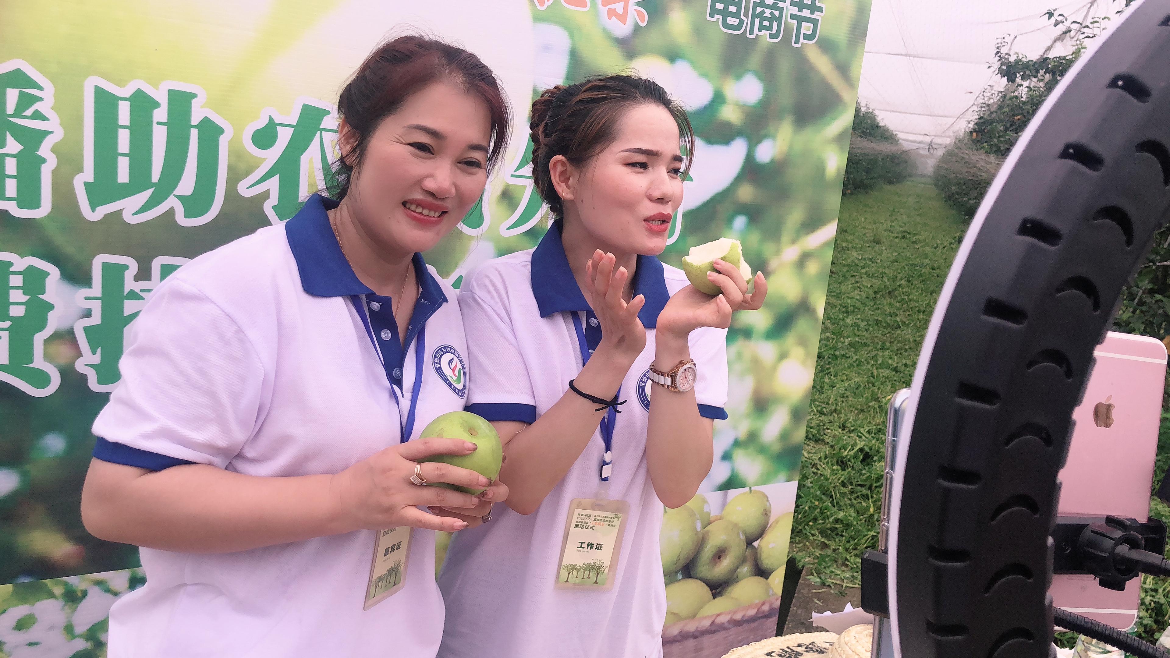 买5部手机注册5个微信号，常德女“村播”组团助农，滞销农产品成“网红”