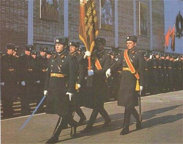 乌克兰加入苏联之前版图,历史乌克兰什么时候并入苏联版图