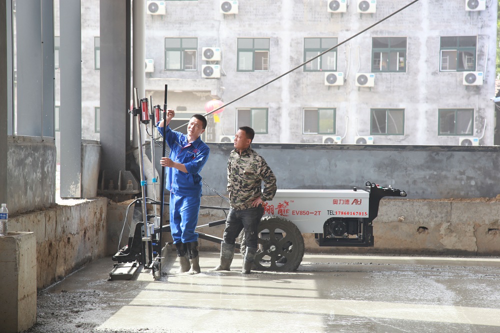 激光整平机可以整平带坡度的吗,激光整平机调水平操作视频