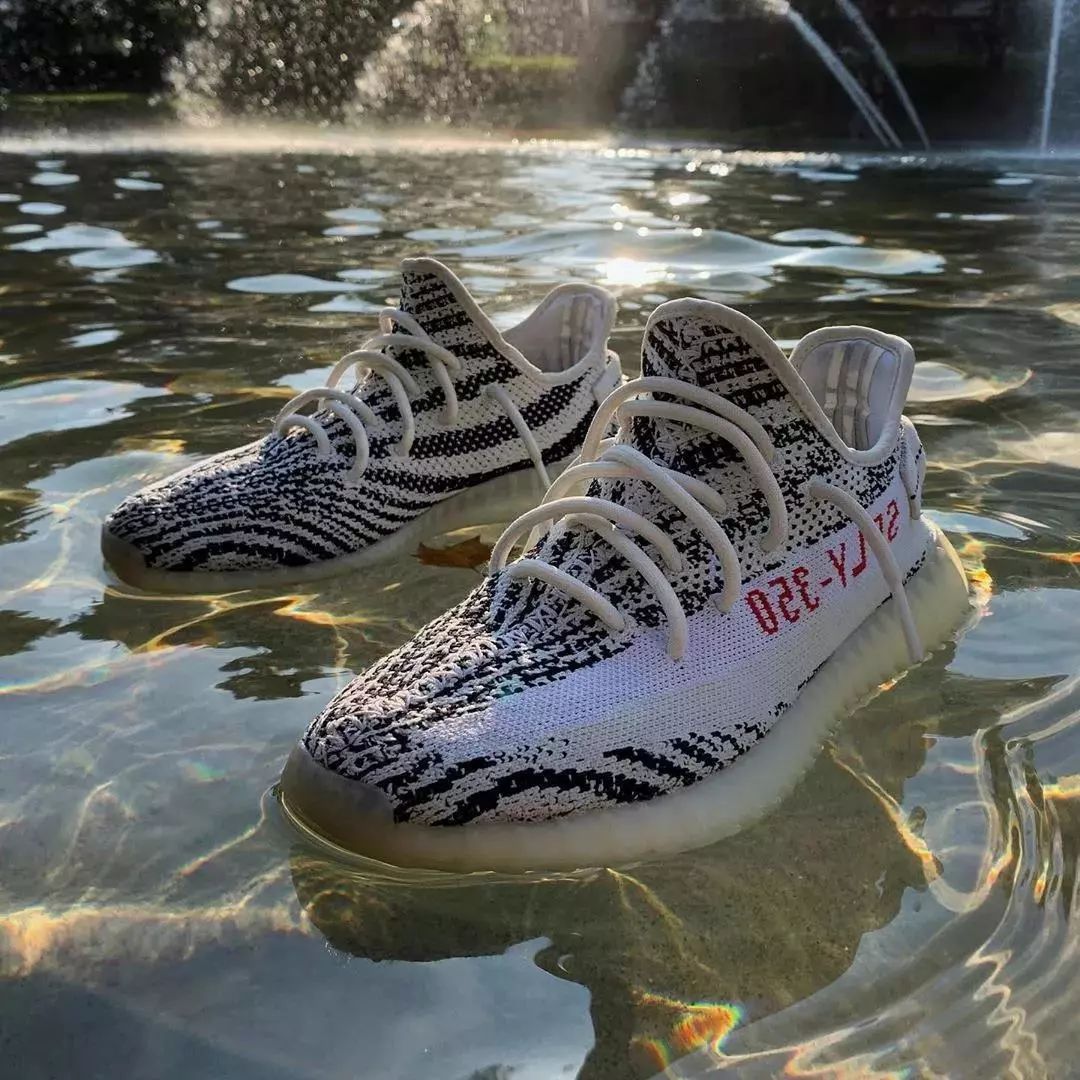 yeezy500黑武士,yeezy350斑马在外国卖多少钱