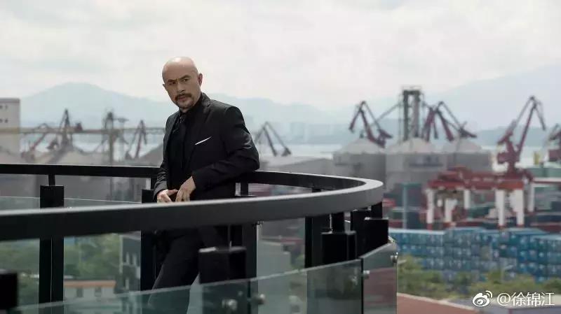 长恶人脸，竟是老婆奴！他拍风月片，被骂低俗，一幅画能卖出80万