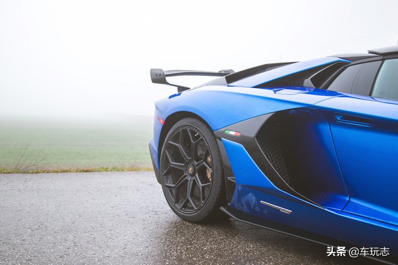 兰博基尼黑色,兰博基尼aventadorsroadster