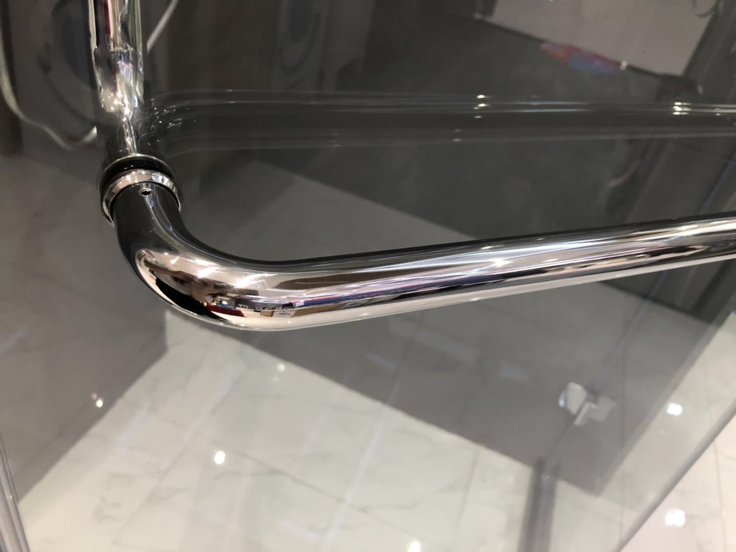 卫生间浴室柜马桶淋浴房搭配,卫生间淋浴房马桶洗手盆如何布置