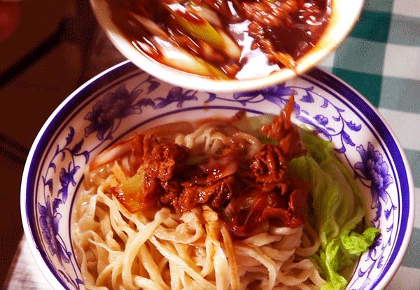 老字号“插旗”石景山！不到20元能吃饱？！还抬手就送60瓶啤酒！