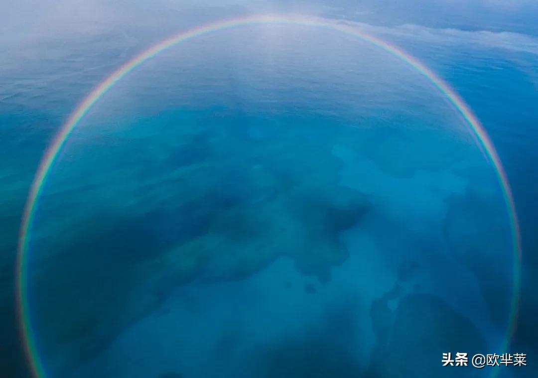那些彩虹的摄影碎片，反射着诗的光芒。