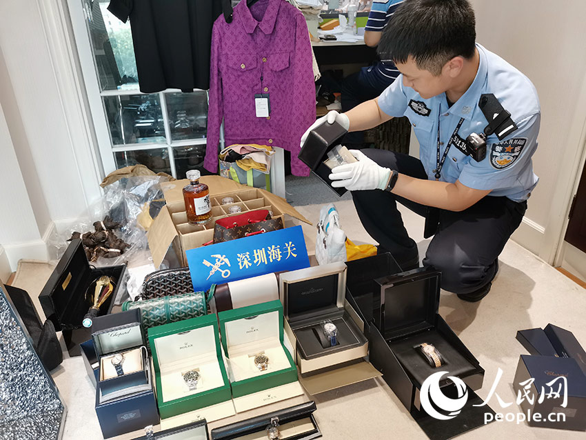 海关查获特大走私案,厦门海关走私奢侈品案件