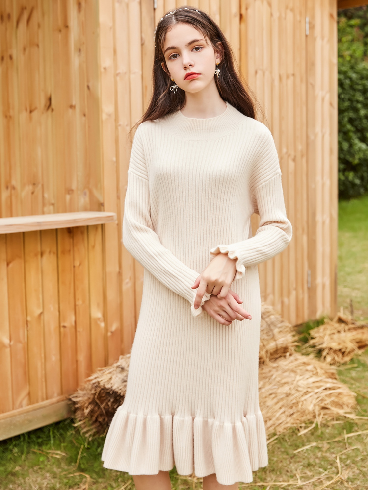 又美又飒又霸气针织连衣裙冬款,又美又飒露背连衣裙