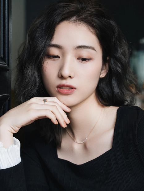 屈臣氏护肤品“红黑榜”，前两个没效果肤感差，后两个好用又平价