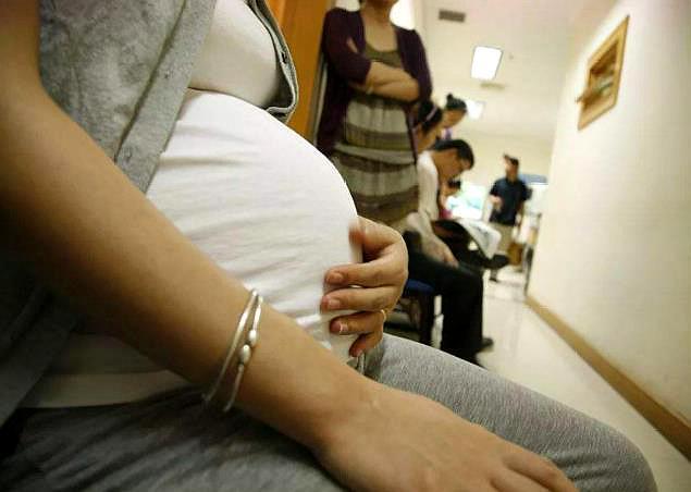 超过预产期胎儿会有什么危险,临近预产期有哪些征兆说明快生了