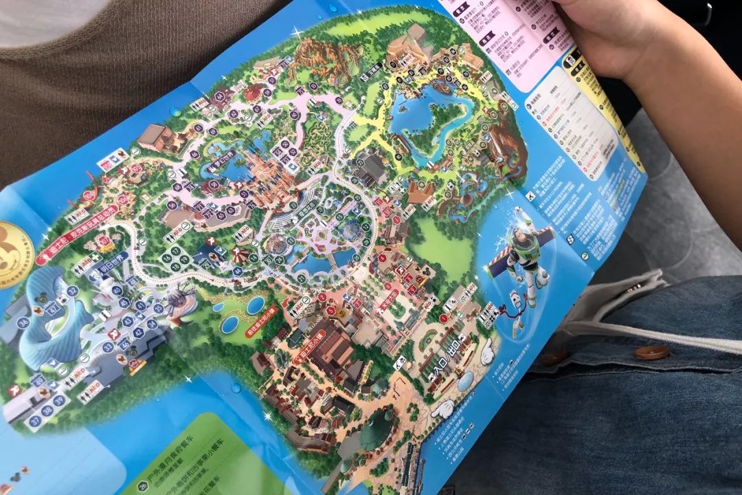 暑假两个人旅游要花多少钱,暑假两人去迪士尼多少钱