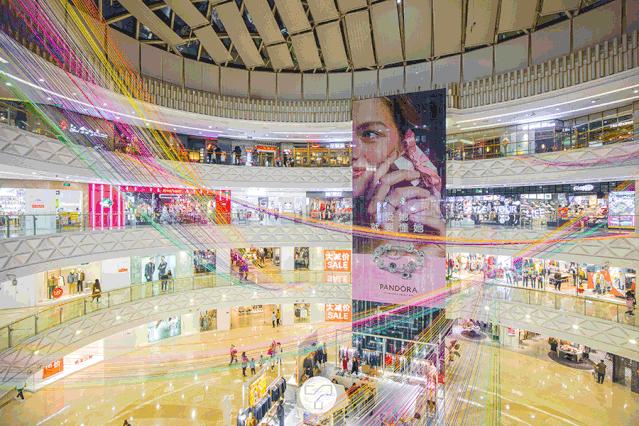 元旦来这家宝藏商场！热辣车模+街舞公演带你解锁年末购物新姿势